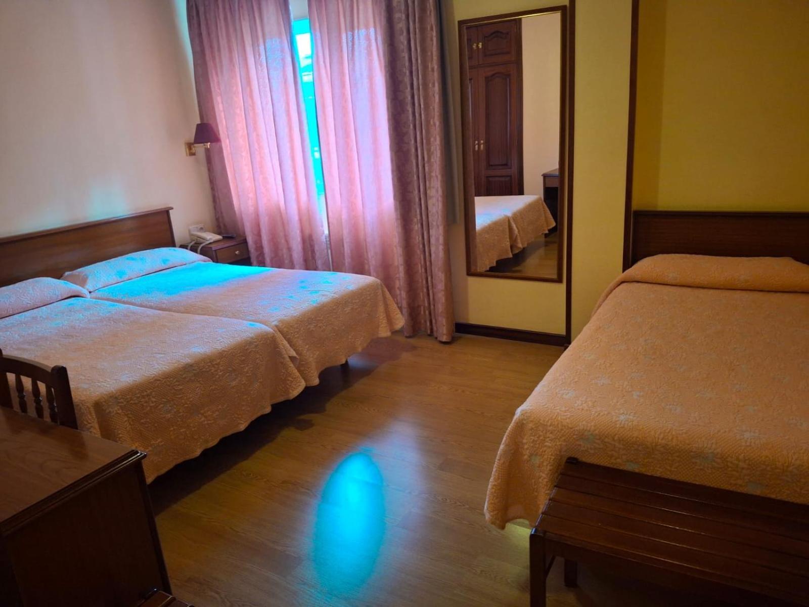 Hotel Capital De Galicia سانتياغو دي كومبوستيلا المظهر الخارجي الصورة