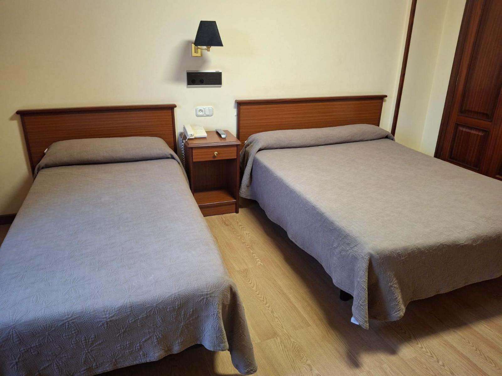 Hotel Capital De Galicia سانتياغو دي كومبوستيلا المظهر الخارجي الصورة